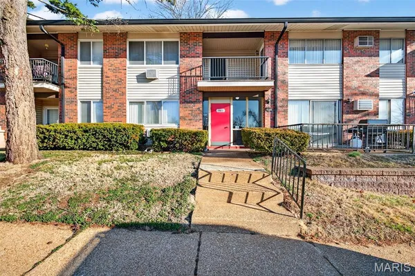 $99,500 | 10031 Echoridge Lane, Unit A, Affton, MO 63123