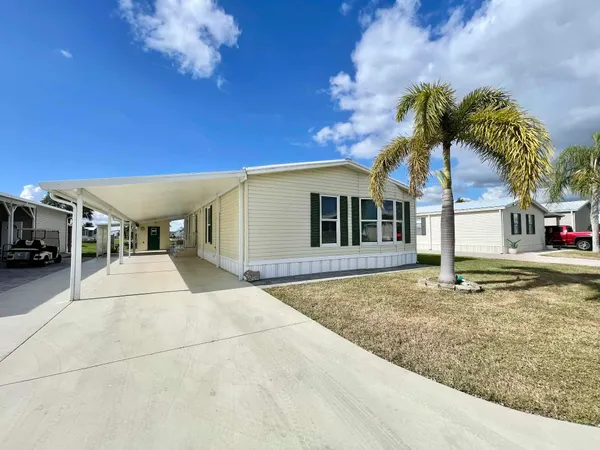 $125,000 | 1601 Highway 441, Unit 78, Okeechobee, FL 34974