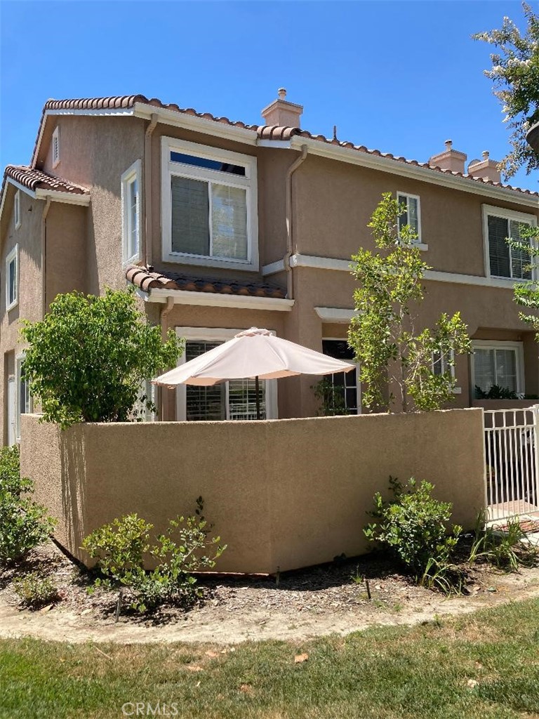25712 Holiday Circle, Unit A Stevenson Ranch, CA 91381 - Photo 3 of 24