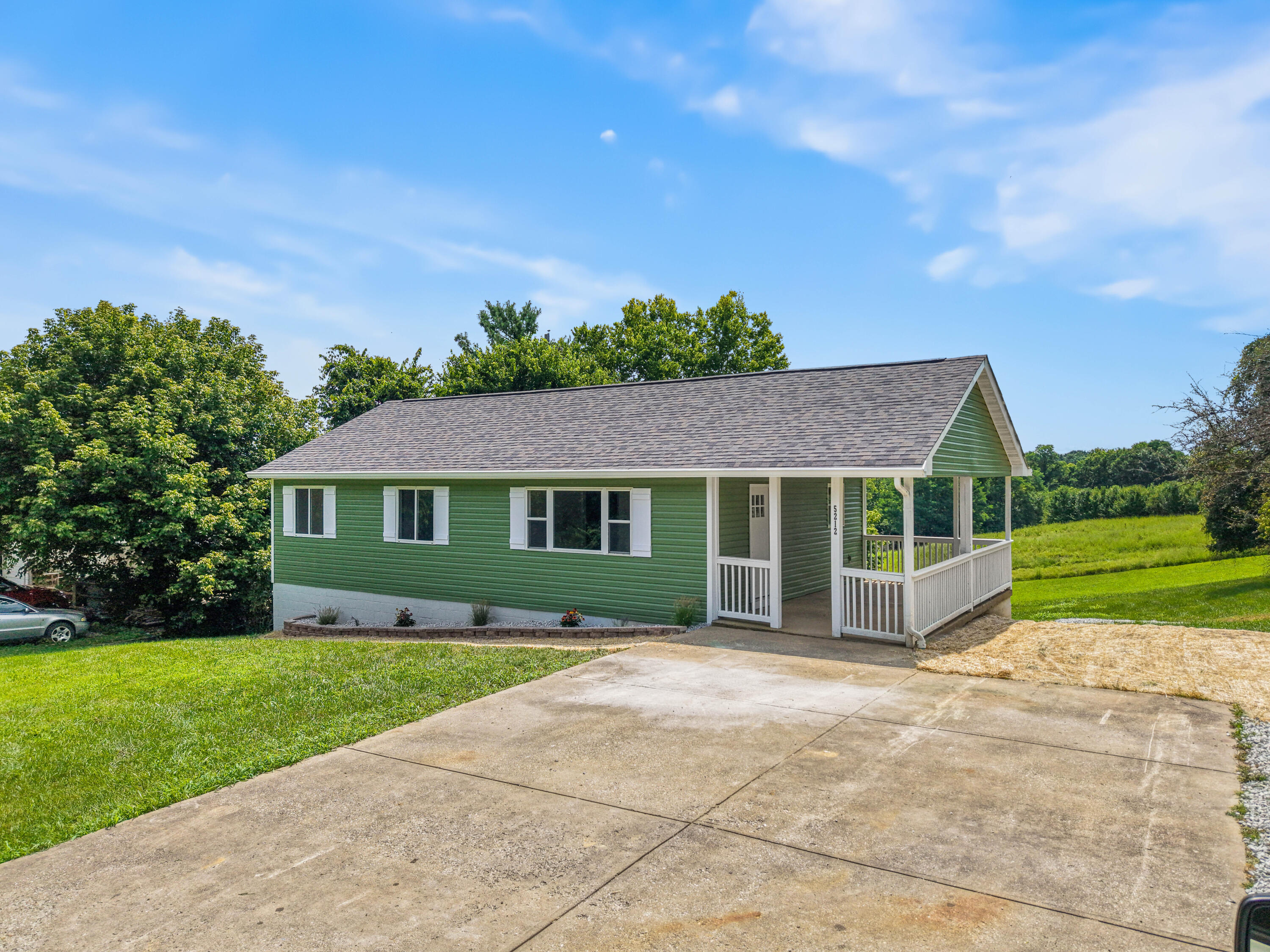 5212 Cody Road Independence, KY 41051 - Photo 6 of 38 Oversized driveway & covered porch