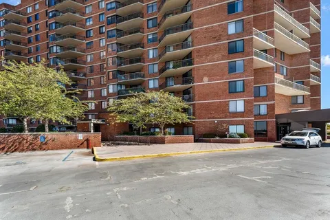 $484,000 | 2110 Harmon Cove Tower, Secaucus, NJ 07094