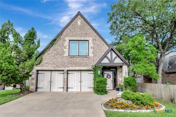 $477,500 | 6 Cotswold Lane, Victoria, TX 77904