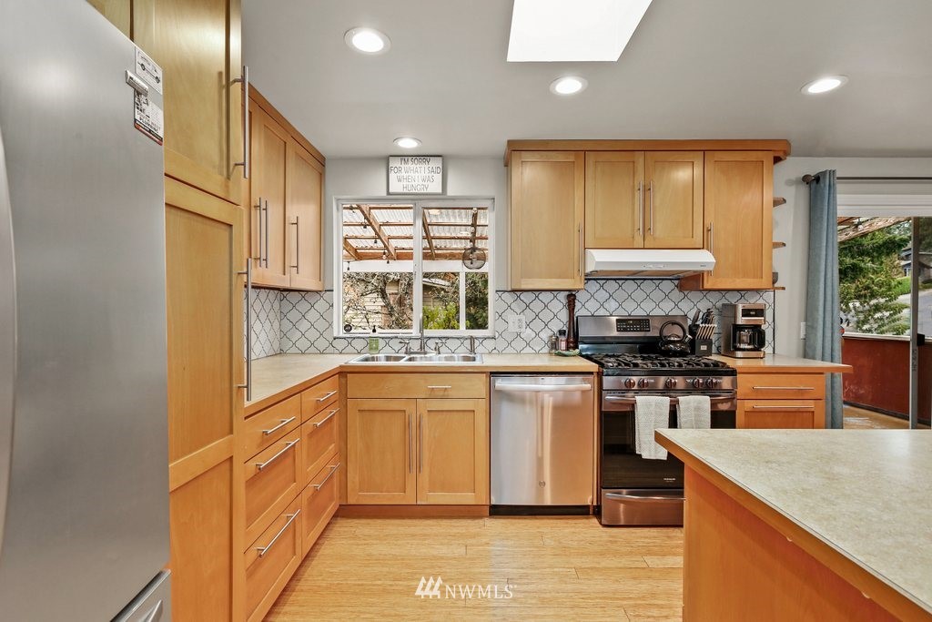 12542 Southeast 188th Place Renton, WA 98058 - Photo 9 of 30 Gallery Image 9