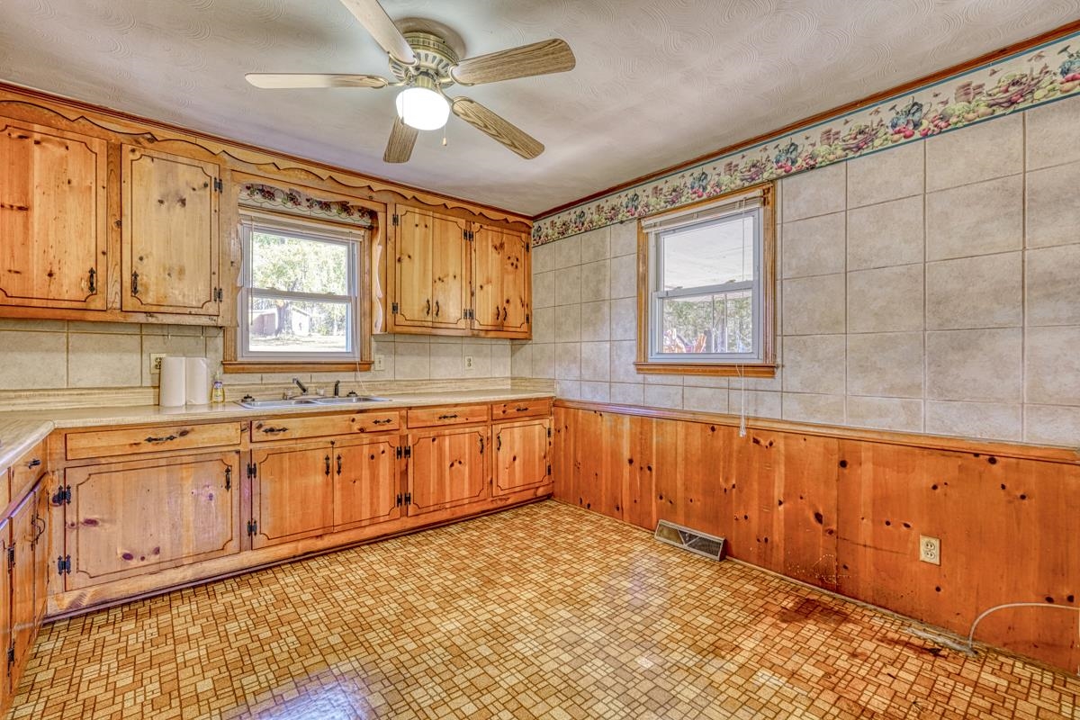 1130 Cooper Bridge Road Woodruff, SC 29388 - Photo 9 of 30