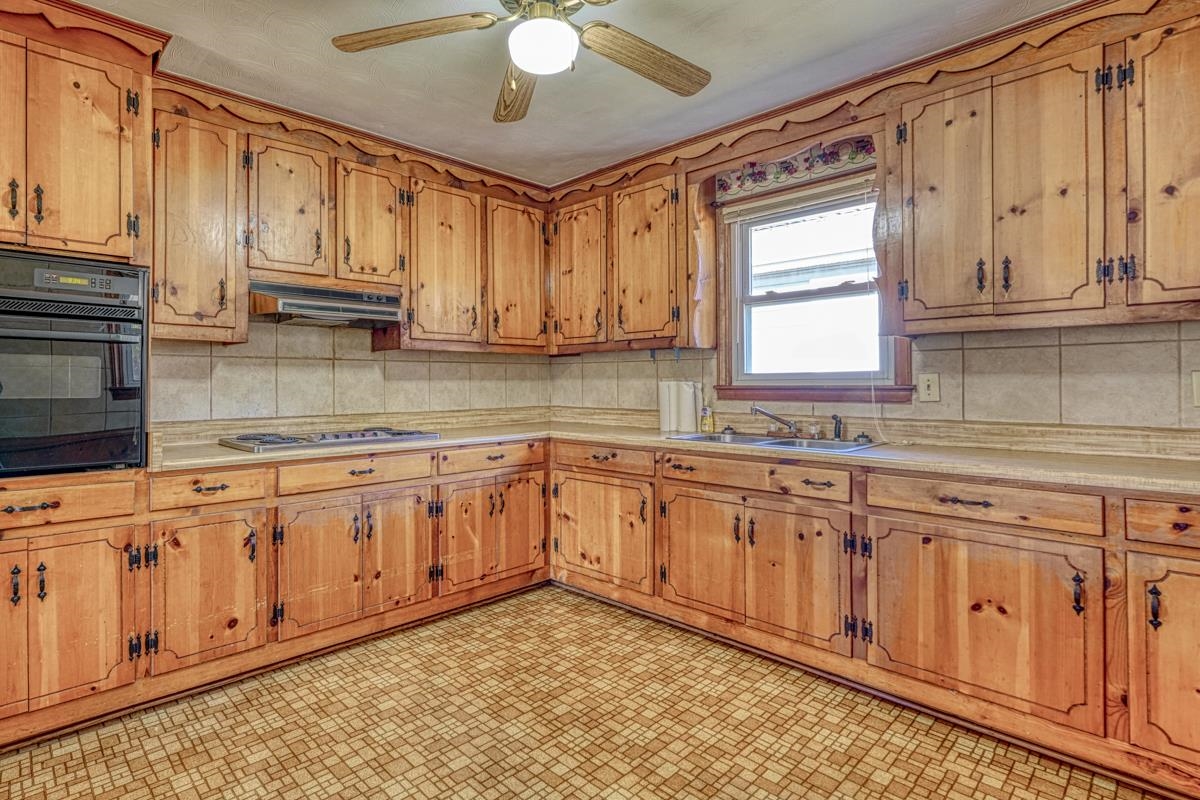 1130 Cooper Bridge Road Woodruff, SC 29388 - Photo 10 of 30