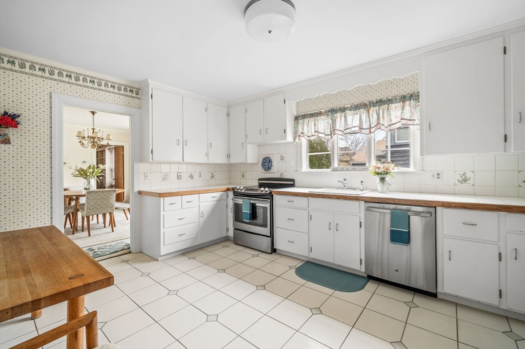 19-21 Cleveland Road Marblehead, MA 01945 - Photo 8 of 35