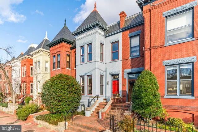 $1,220,000 | 154 13th Street Southeast, Washington, DC 20003