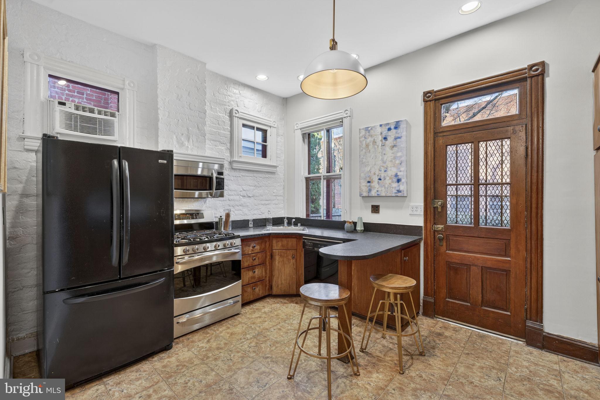 154 13th Street Southeast Washington, DC 20003 - Photo 12 of 42