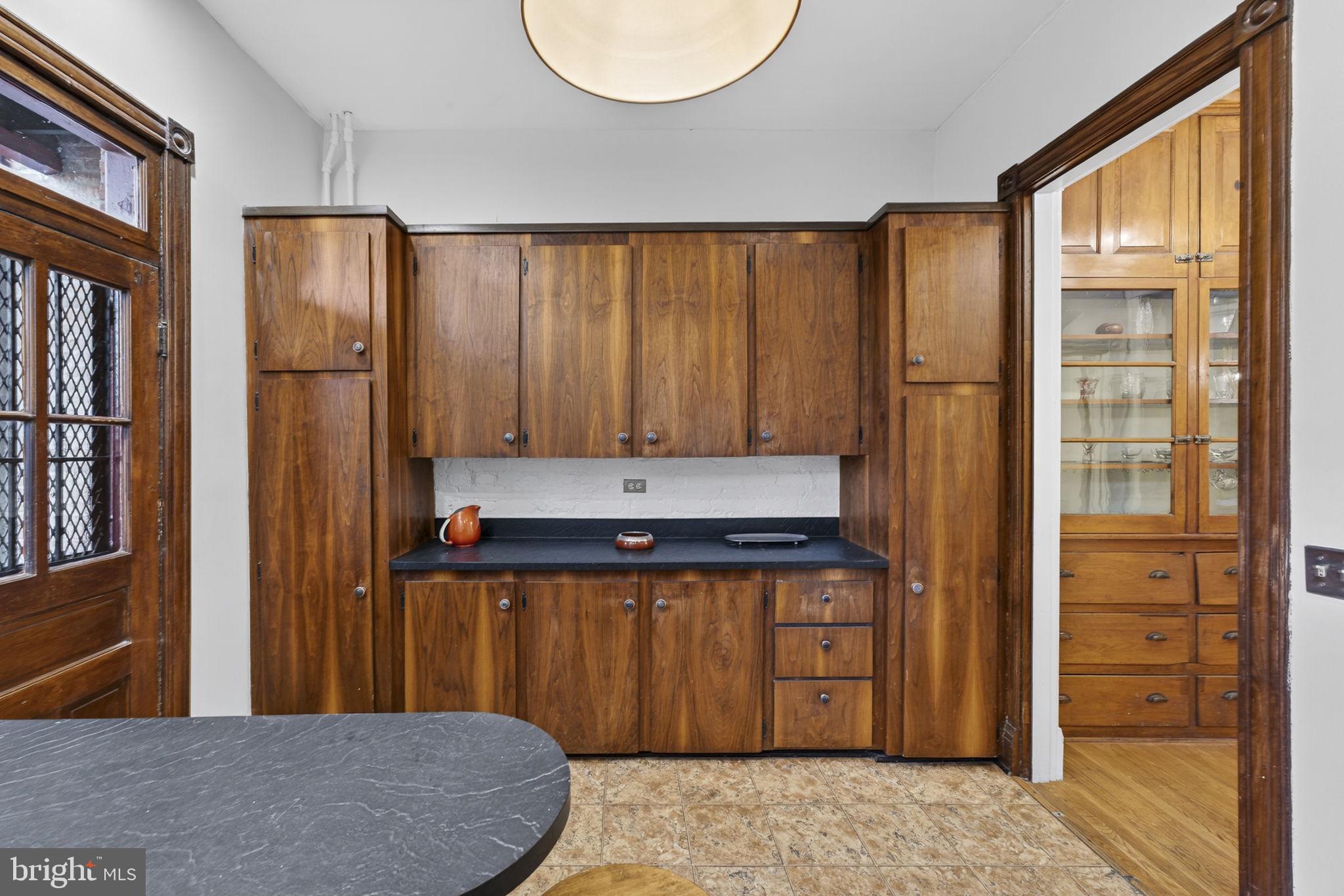 154 13th Street Southeast Washington, DC 20003 - Photo 13 of 42