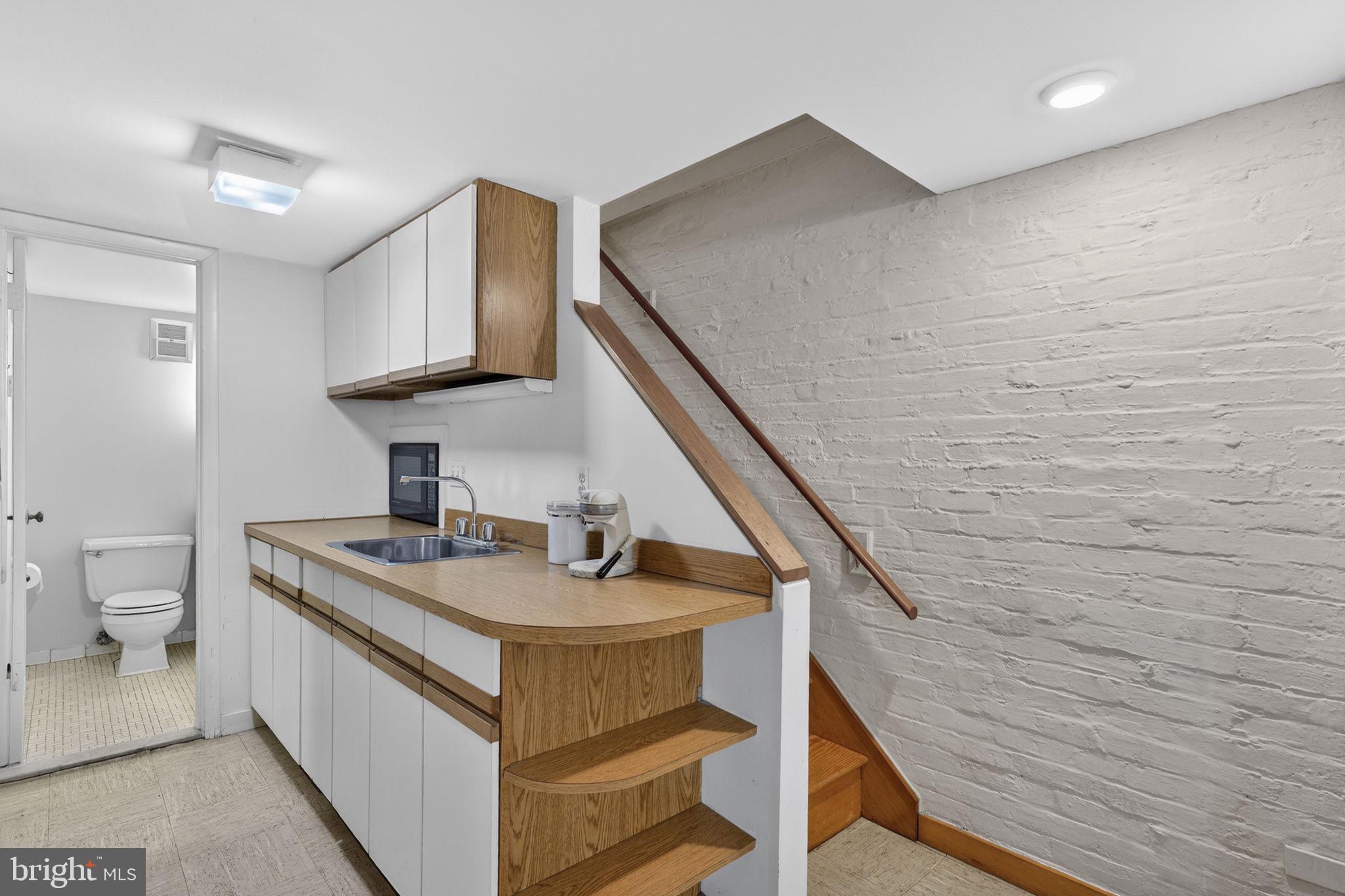 154 13th Street Southeast Washington, DC 20003 - Photo 36 of 42