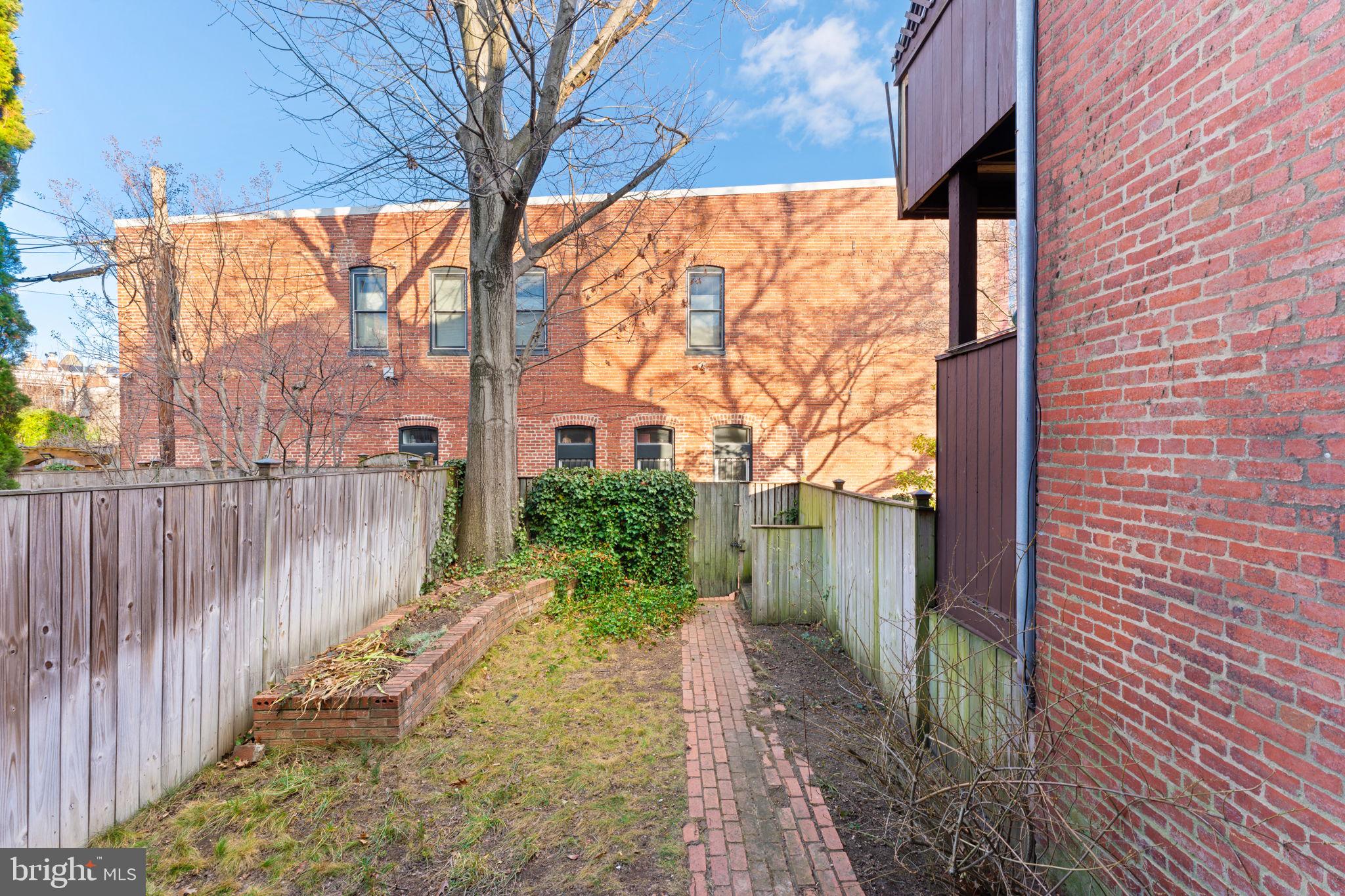 154 13th Street Southeast Washington, DC 20003 - Photo 39 of 42