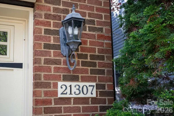 $1,435,000 | 21307 Baltic Drive, Cornelius, NC 28031