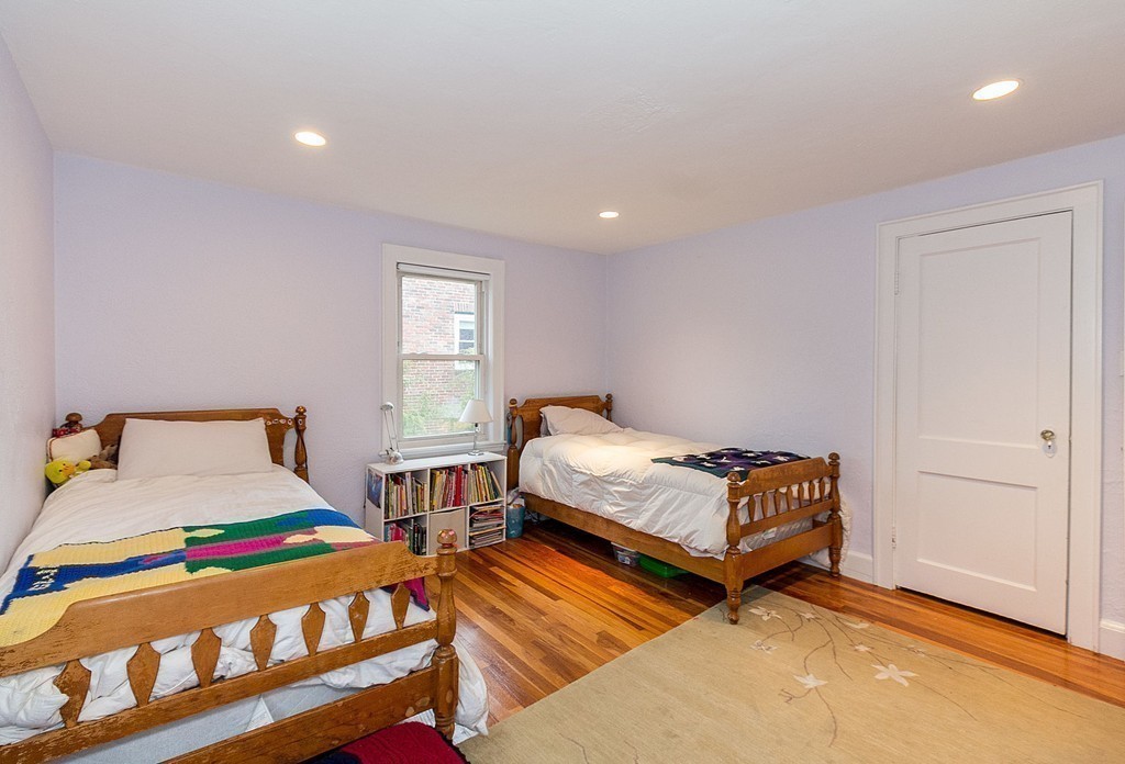 378 Russett Road Brookline, MA 02467 - Photo 22 of 29 Gallery Image 22
