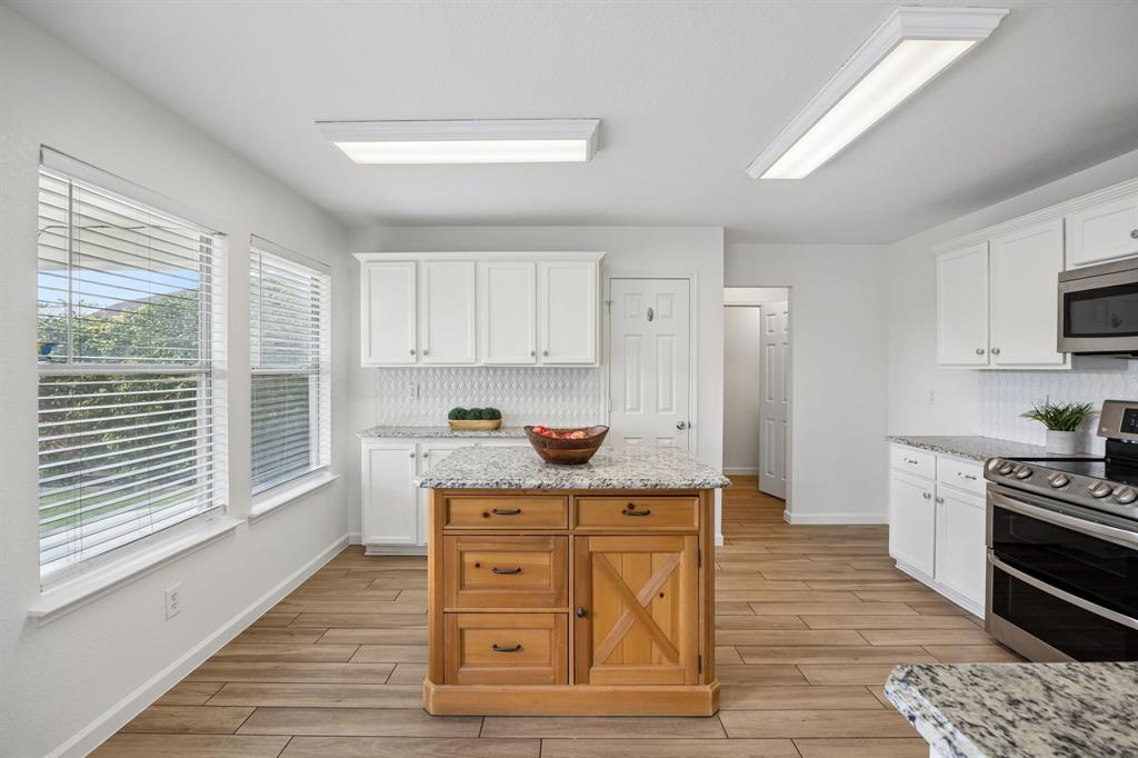 14053 Lost Spurs Road Fort Worth, TX 76262 - Photo 8 of 24