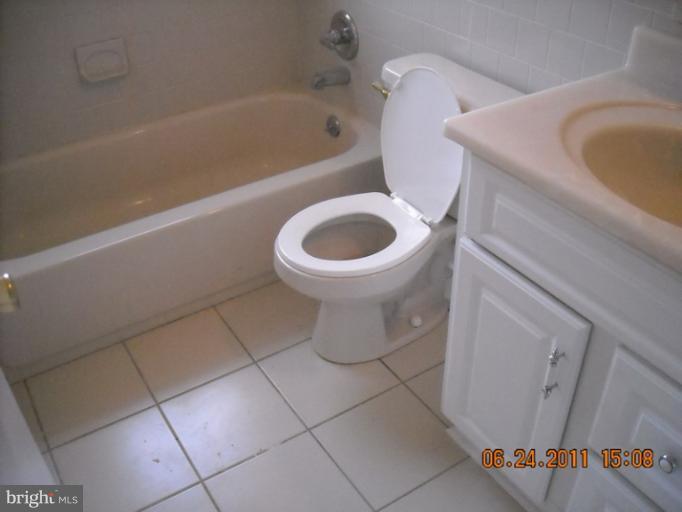 1802 Ridgewick Road Glen Burnie, MD 21061 - Photo 8 of 9 Bath