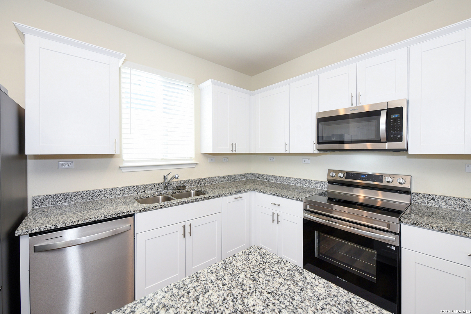 809 Beacon Heights Seguin, TX 78155 - Photo 12 of 37