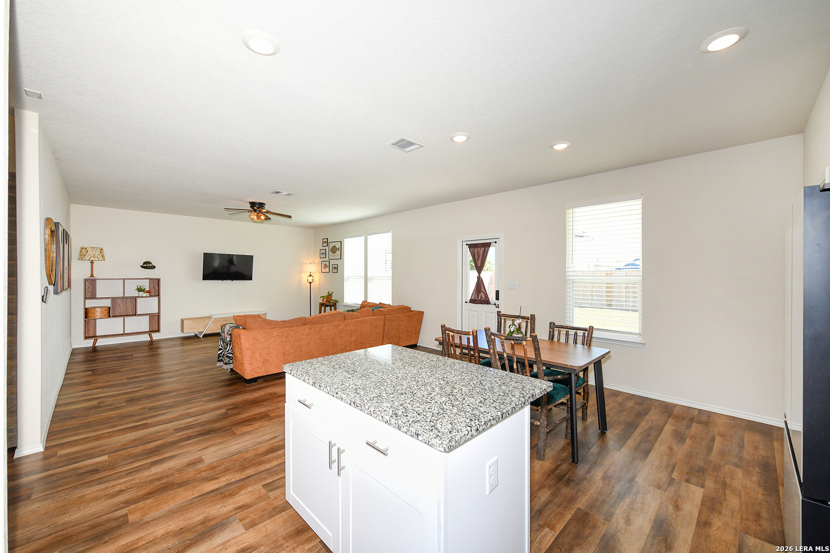 809 Beacon Heights Seguin, TX 78155 - Photo 13 of 37