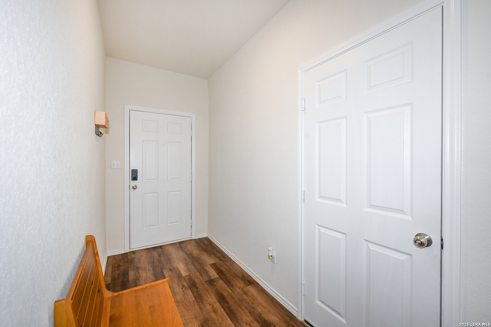 809 Beacon Heights Seguin, TX 78155 - Photo 4 of 37