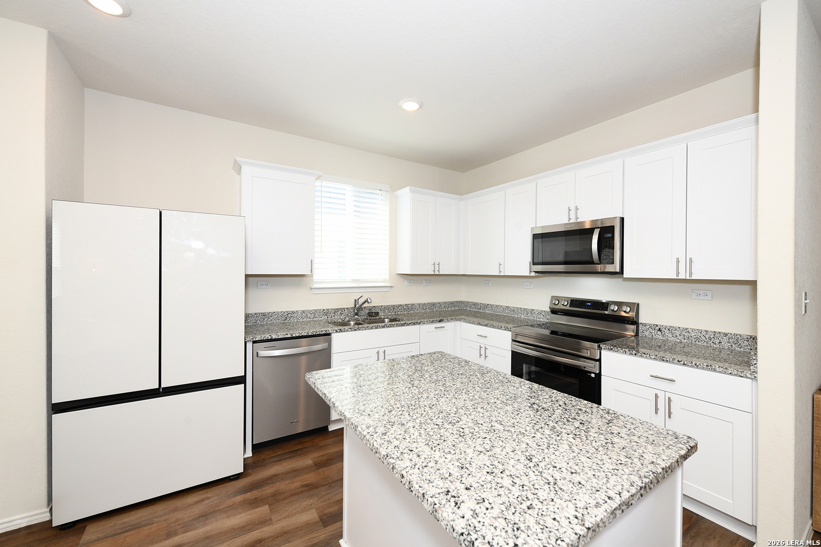 809 Beacon Heights Seguin, TX 78155 - Photo 8 of 37