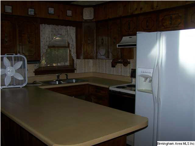 583 Ridgeway Circle Talladega, AL 35160 - Photo 12 of 17
