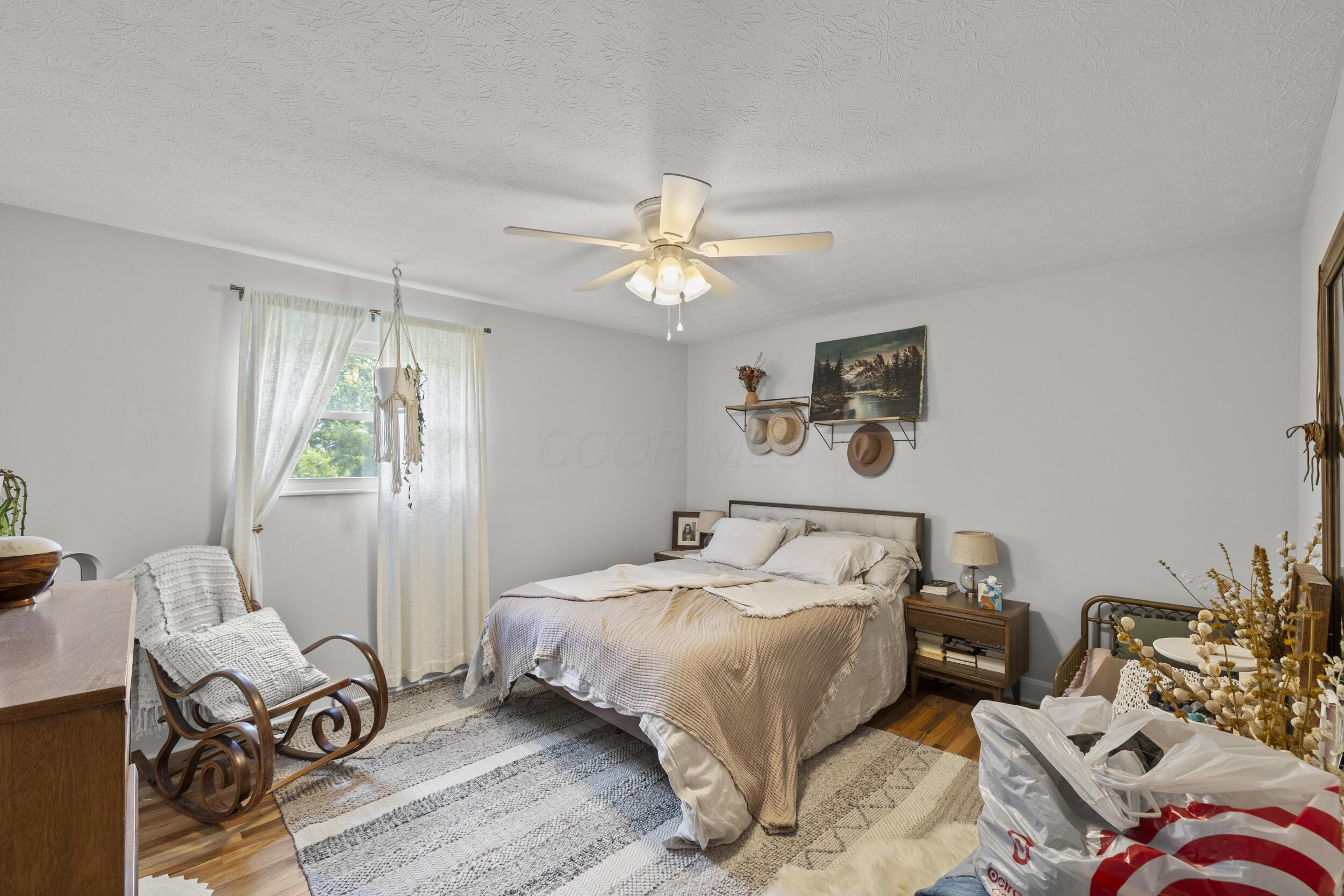 4865-4873 Dierker Road Columbus, OH 43220 - Photo 18 of 41 4x3a7211