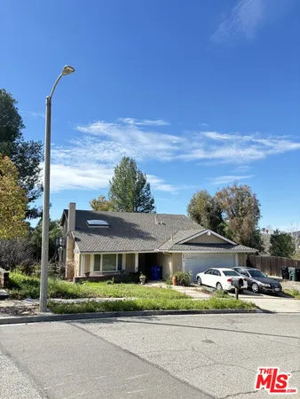 $995,000 | 6618 Smoke Tree Avenue, Oak Park, CA 91377