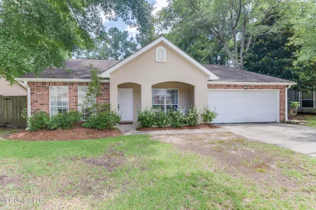 $2,575 | 3612 Miles Lane, Ocean Springs, MS 39564