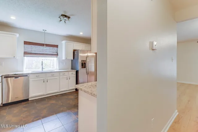 $2,575 | 3612 Miles Lane, Ocean Springs, MS 39564