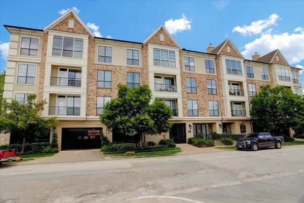 $395,000 | 2120 Kipling Street, Unit 304, Houston, TX 77098