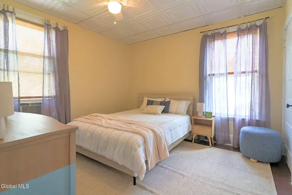 $2,500 | 28 Manning Boulevard, Unit 2, Albany, NY 12203