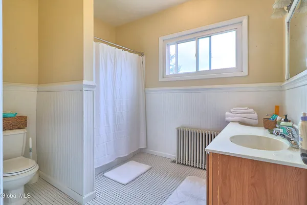 $2,500 | 28 Manning Boulevard, Unit 2, Albany, NY 12203