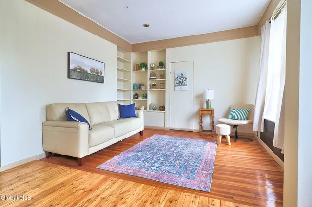 $2,500 | 28 Manning Boulevard, Unit 2, Albany, NY 12203