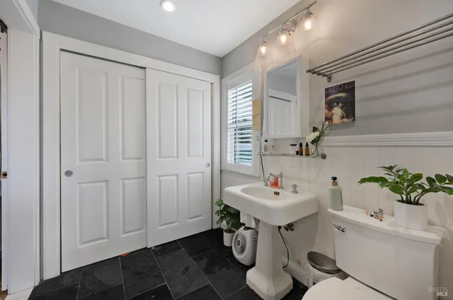 $1,175,000 | 8931 Oak Grove Avenue, Sebastopol, CA 95472