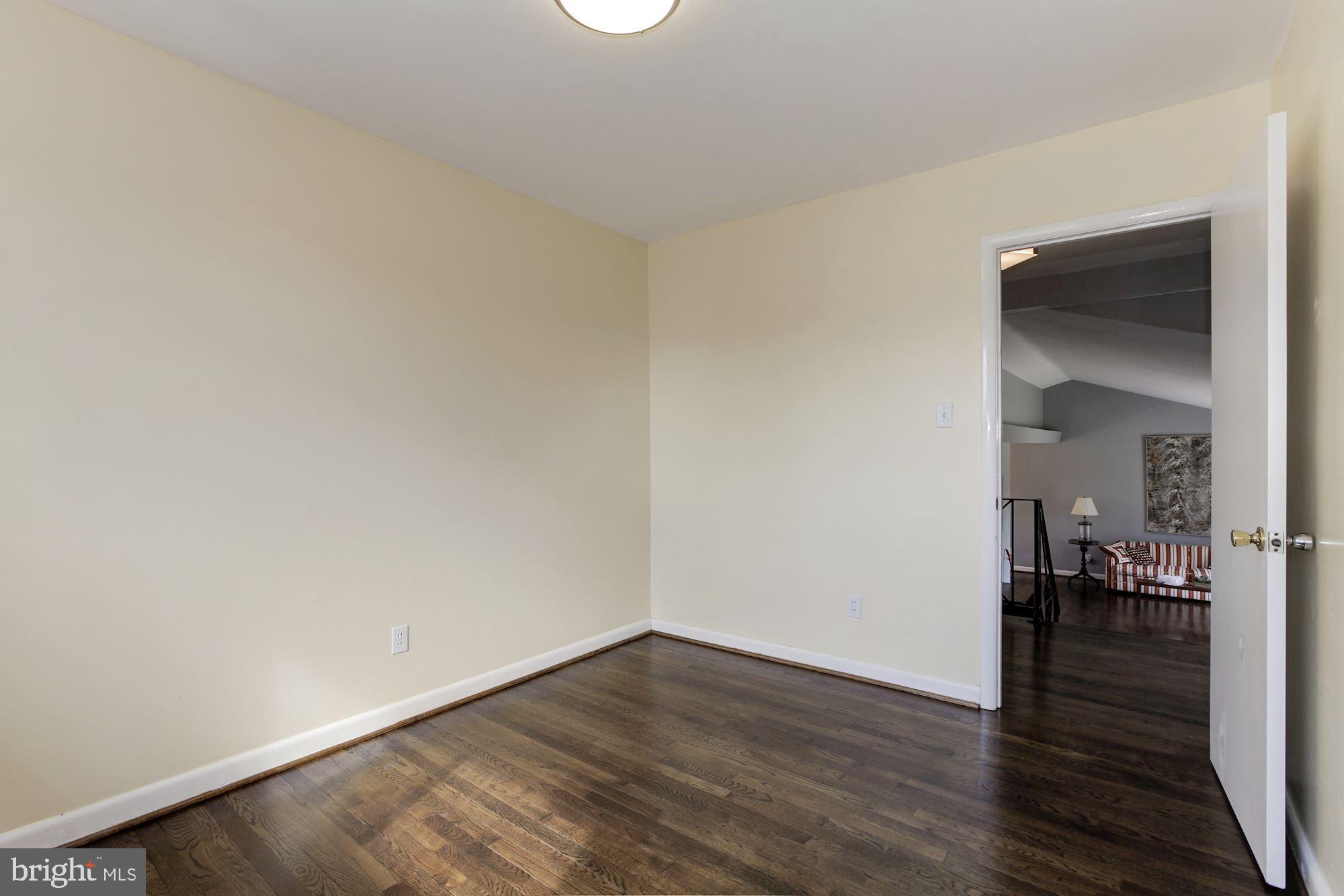 6400 Redwing Road Bethesda, MD 20817 - Photo 33 of 42