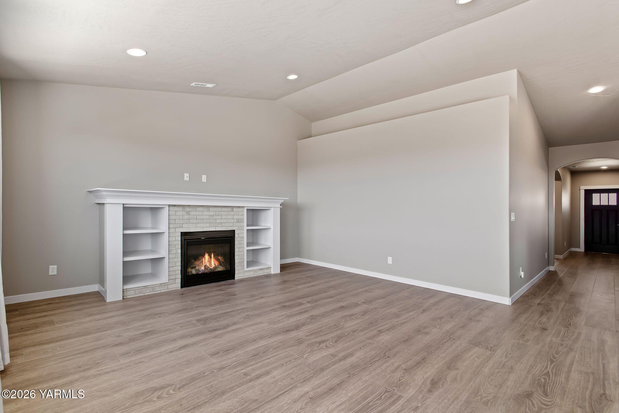 5406 Wildrye Loop Yakima, WA 98901 - Photo 18 of 33 Living Room