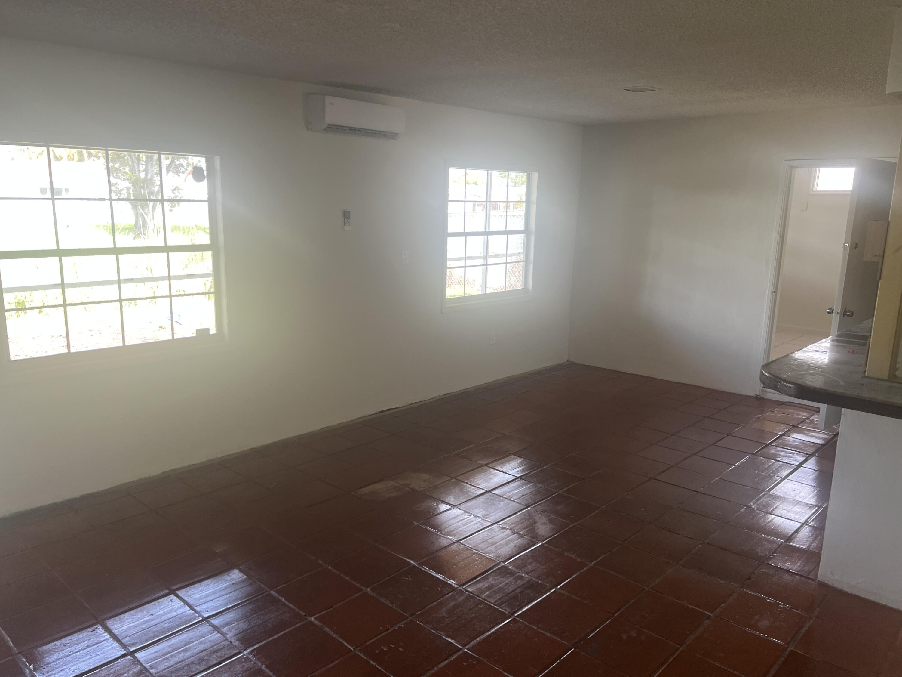 4004 East Shore Road Miramar, FL 33023 - Photo 3 of 10 IMG_1676