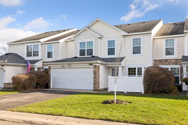 $240,000 | 4810 149th Street North, Unit 4, Hugo, MN 55038