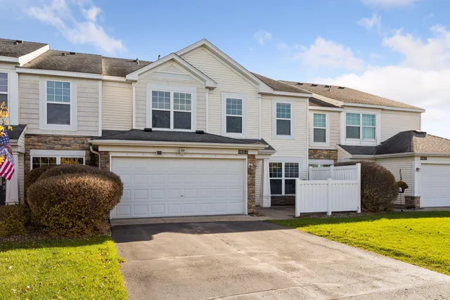 $240,000 | 4810 149th Street North, Unit 4, Hugo, MN 55038