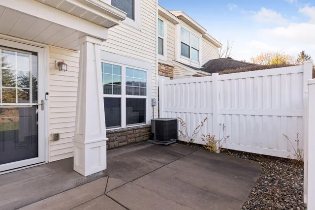 $240,000 | 4810 149th Street North, Unit 4, Hugo, MN 55038