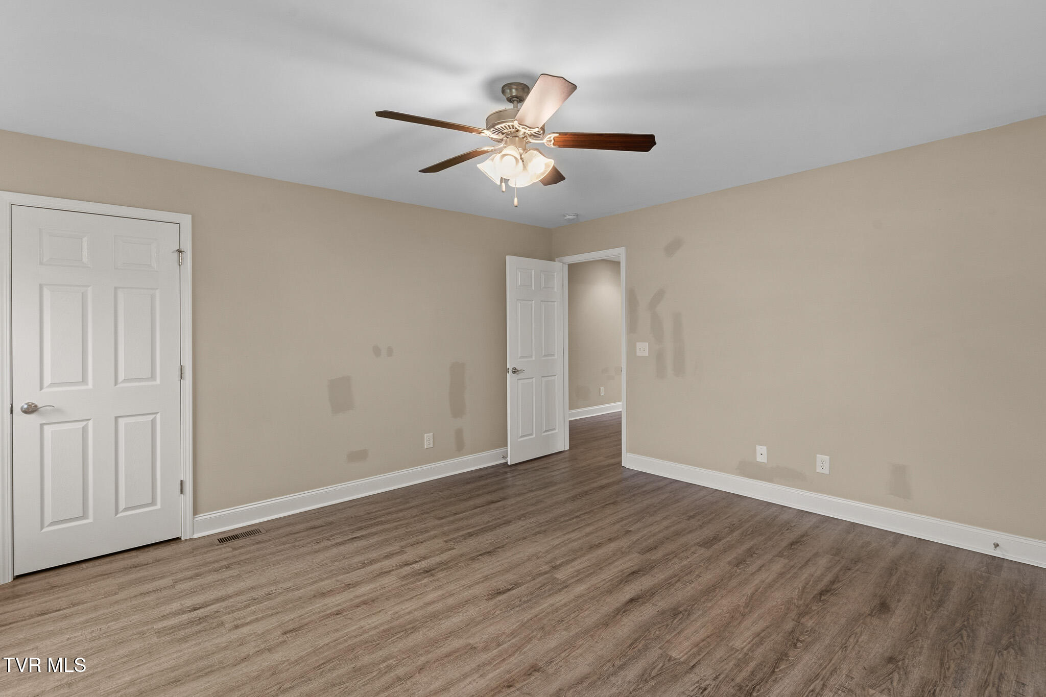 2927 Watauga Road, Unit 3 Johnson City, TN 37601 - Photo 12 of 19 Watauga u3 9