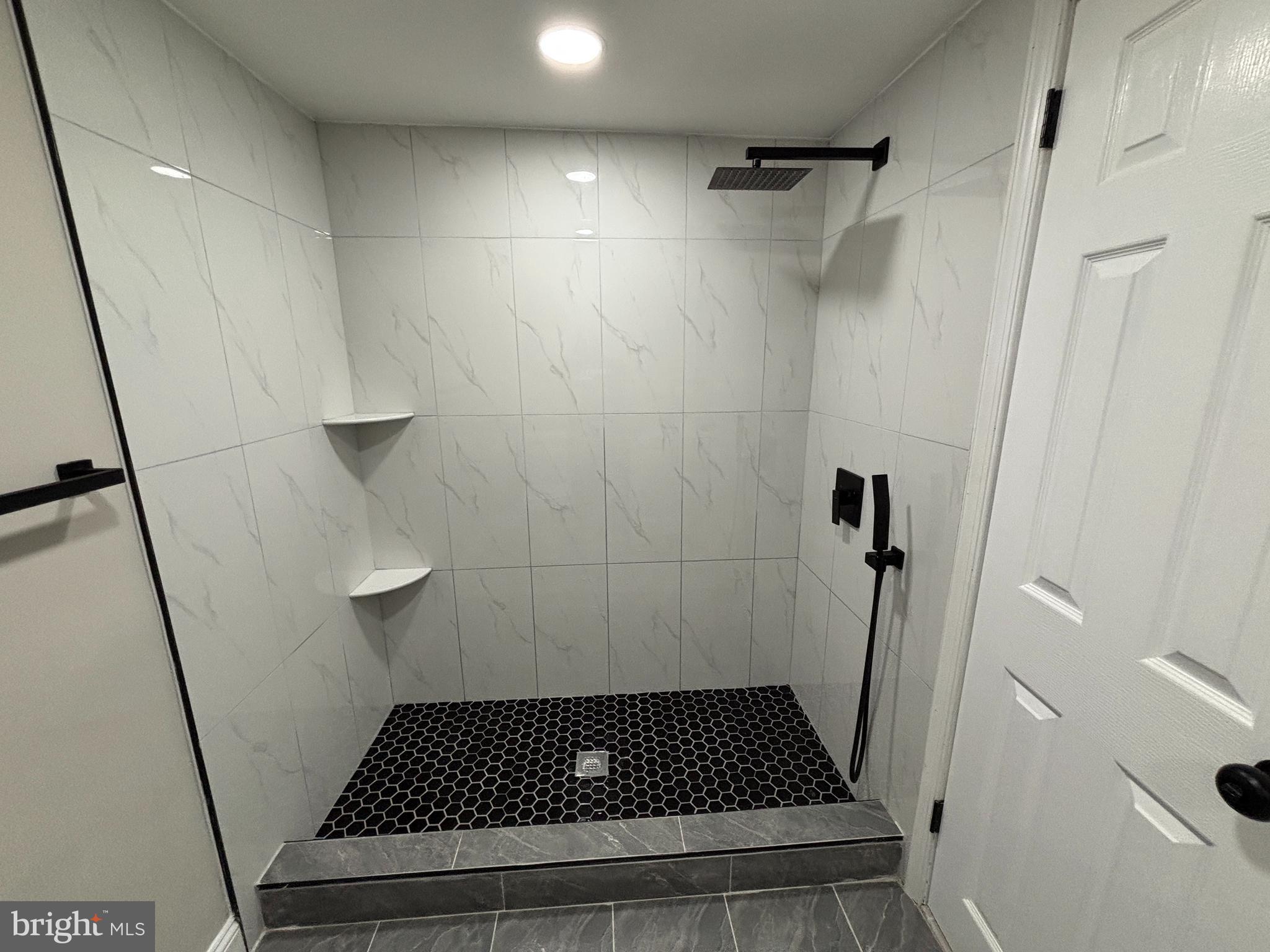 8266 Temple Road Philadelphia, PA 19150 - Photo 31 of 38 Bathroom