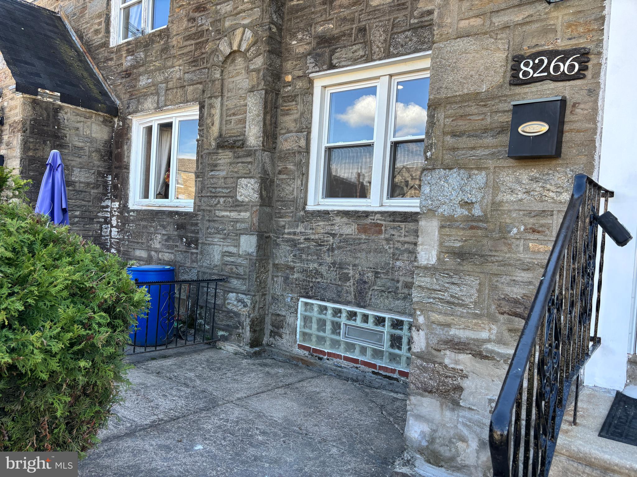 8266 Temple Road Philadelphia, PA 19150 - Photo 36 of 38 Front Patio