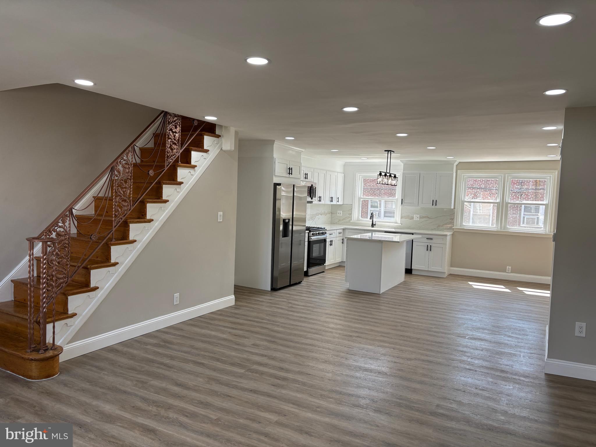8266 Temple Road Philadelphia, PA 19150 - Photo 7 of 38 Living Room