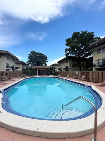 $300,000 | 8500 Southwest 109th Avenue, Unit 6230, Miami, FL 33173
