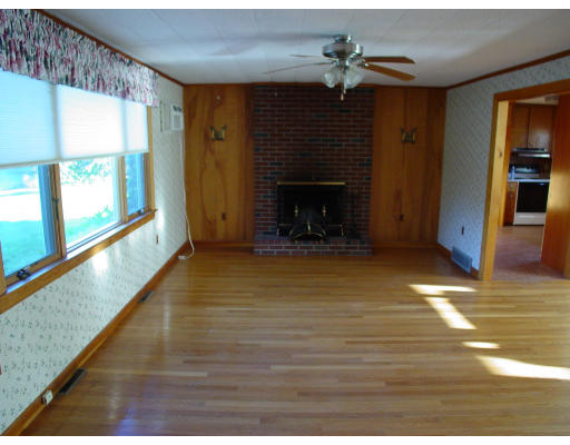 48 Randall Road Berlin, MA 01503 - Photo 9 of 11