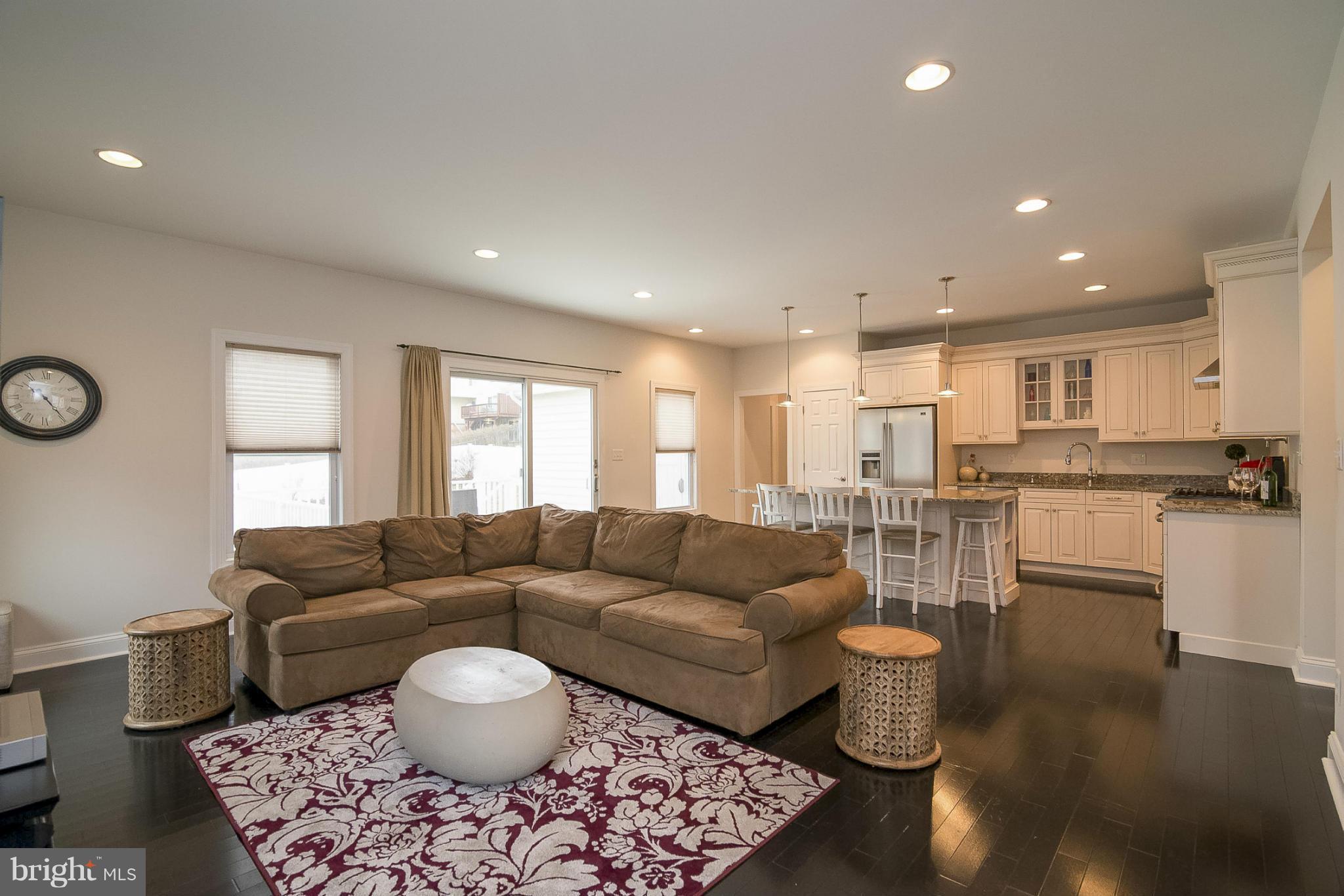 53 Belfast Road Lutherville-Timonium, MD 21093 - Photo 3 of 30 Living Room