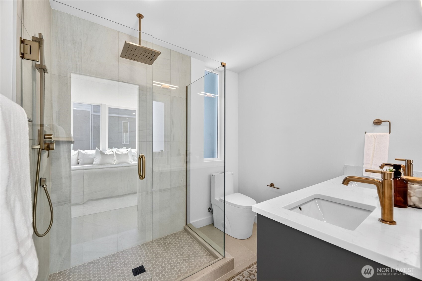 6318 41st Avenue Southwest, Unit D Seattle, WA 98136 - Photo 15 of 32