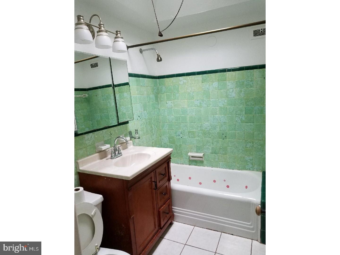 304 Maypole Road Upper Darby, PA 19082 - Photo 11 of 16 Bathroom