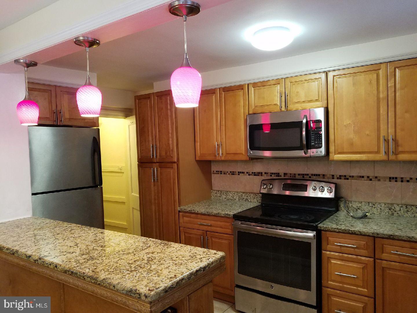 304 Maypole Road Upper Darby, PA 19082 - Photo 5 of 16 Kitchen