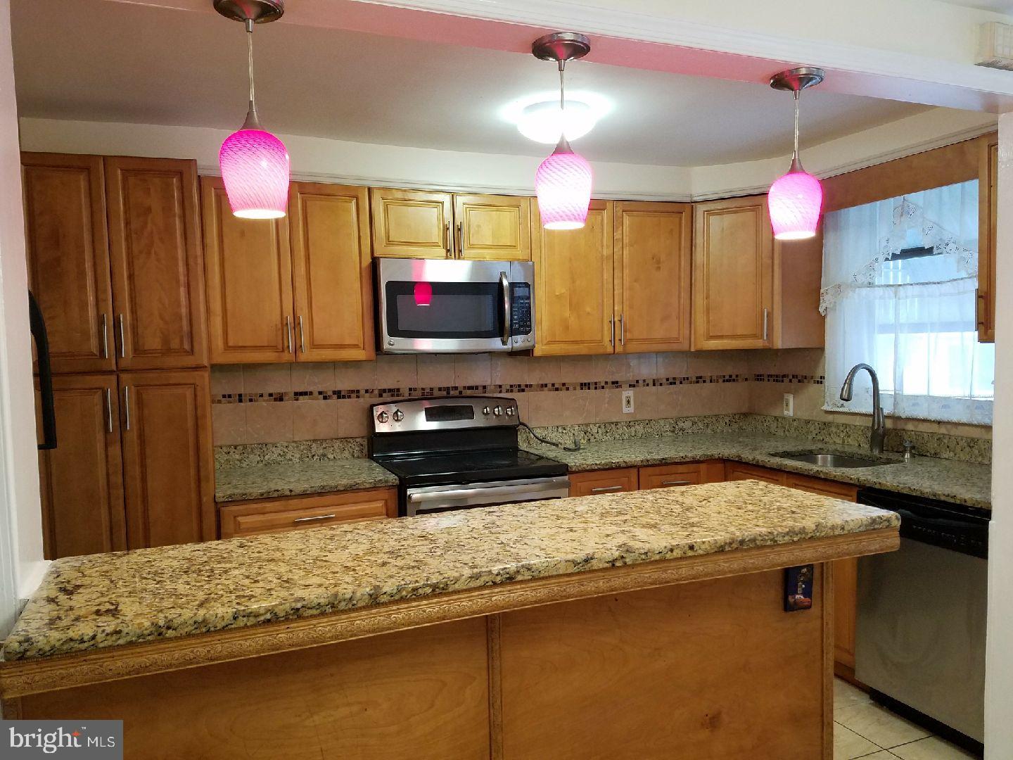 304 Maypole Road Upper Darby, PA 19082 - Photo 6 of 16 Kitchen